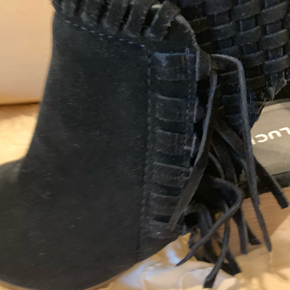 Lucky booties black suede... lots of details - Picture 5 of 8